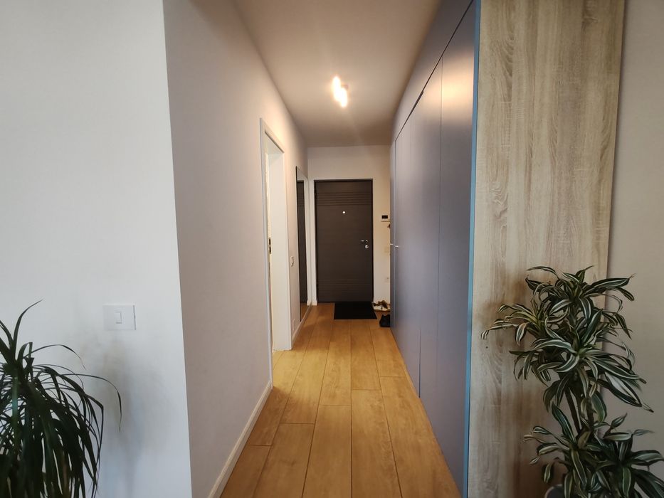 Vând apartament spațios, ready to move, cu loc de parcare
