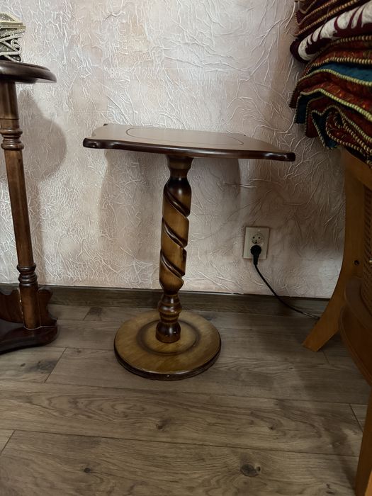 Журнальный столик