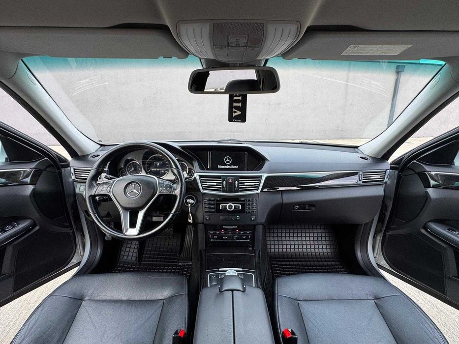 Mercedes-Benz E 220 KLASS Avantgarde 2.2 CDI Diesel BlueEffciency