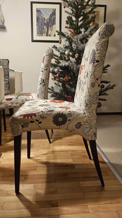 4 ÷ 2  стола за трапезария