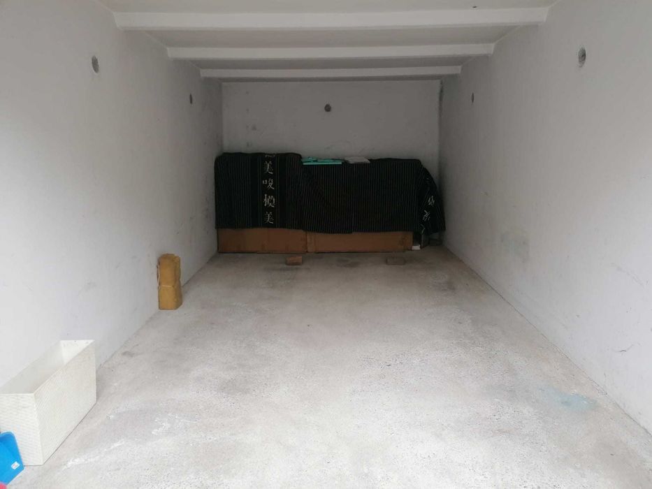 Vand sau inchiriez garaj din beton strada Infratirii (Tudor)