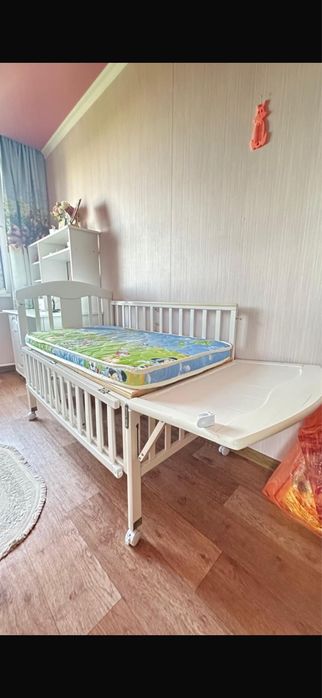 Детская кровать в отличном состояний