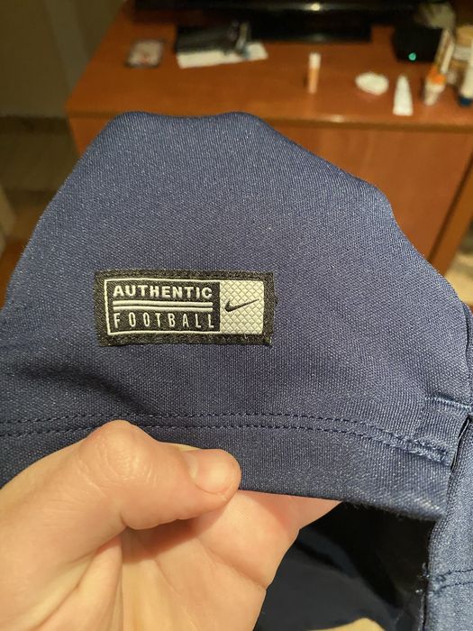 Тренировъчно горнище на Manchester City