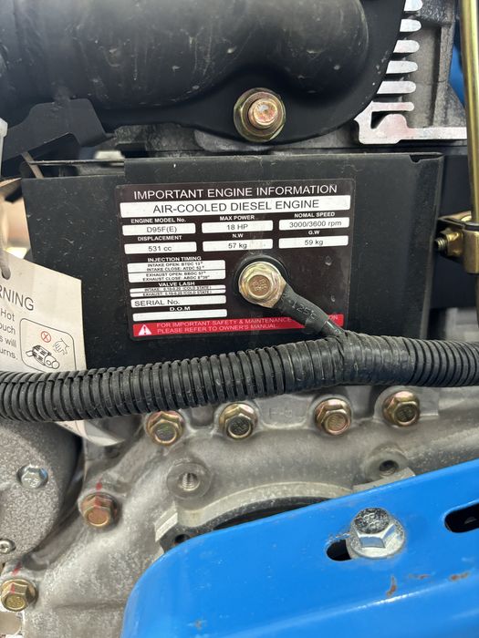 Самоходный траншеекопатель.