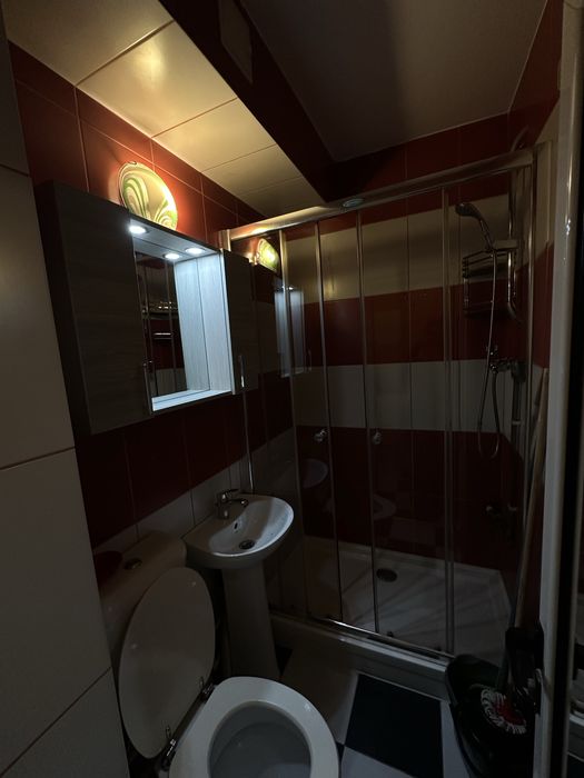 Persoana fizica-închiriez garsoniera