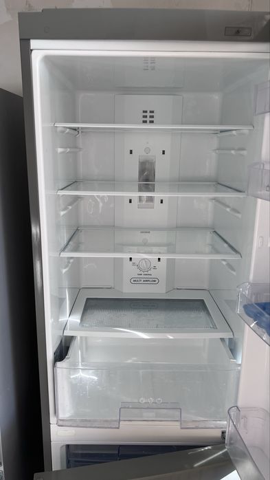 Продам холодильник LG