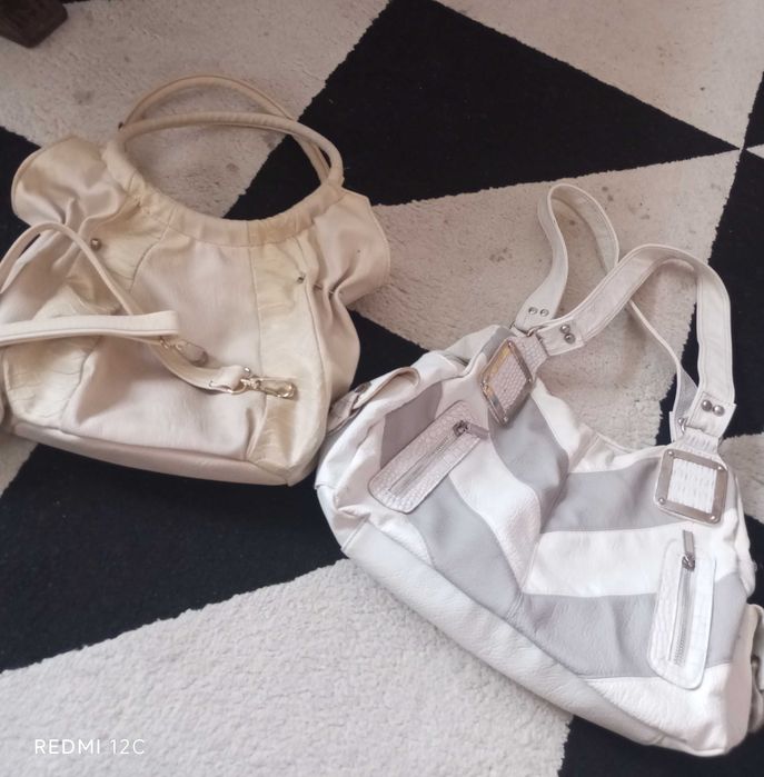 Два броя дамски чанти.