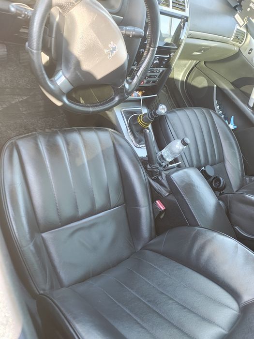 Peugeot 407 mașina este într-o stare perfectă