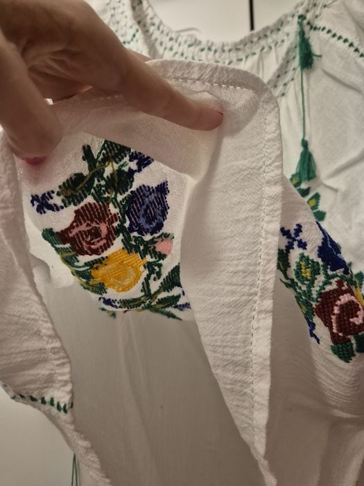 Costum popular romanesc