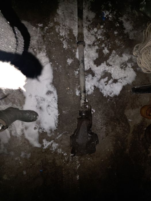 Продам редуктор с карданом