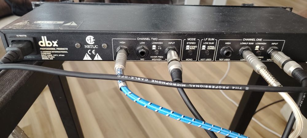 Vând DSP Crossover DBX 223 usa