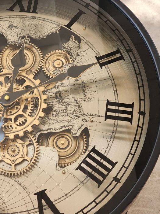 Журнальный столик в Скандинавском стиле с ретро часами