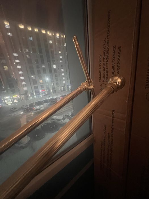 Гардины настенные три штуки и шторы