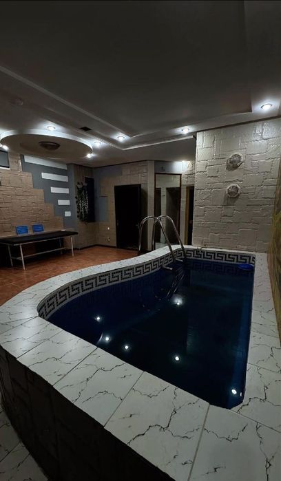 Янтарь Баня , бассейн. Сағаты 4000 тг.