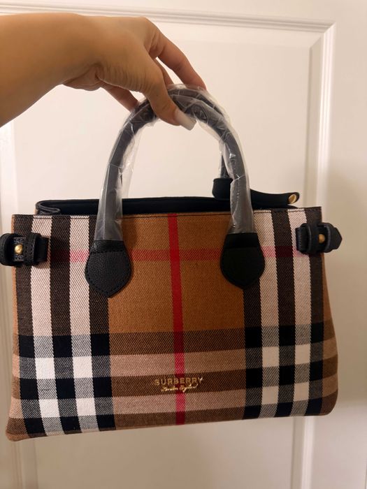 Gentuță Burberry nou