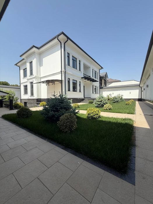 Продается Евро дом рядом с локомотив парк