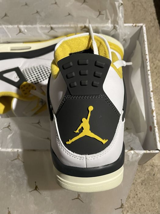 Air Jordan 4 Retro