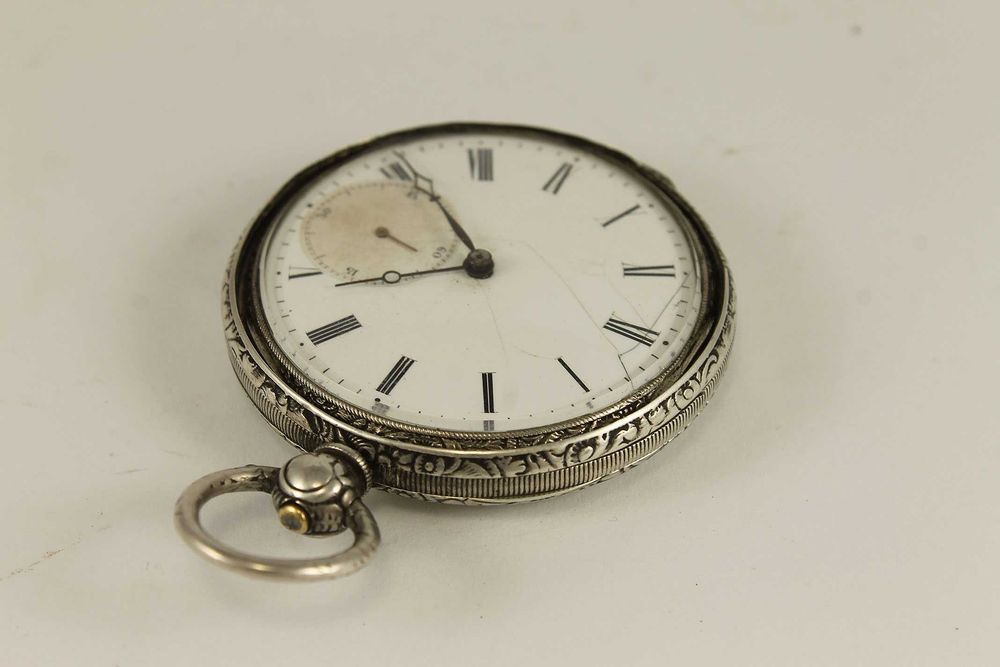 19 Век Швейцарски Джобен Сребърен Цилиндър С Ключе