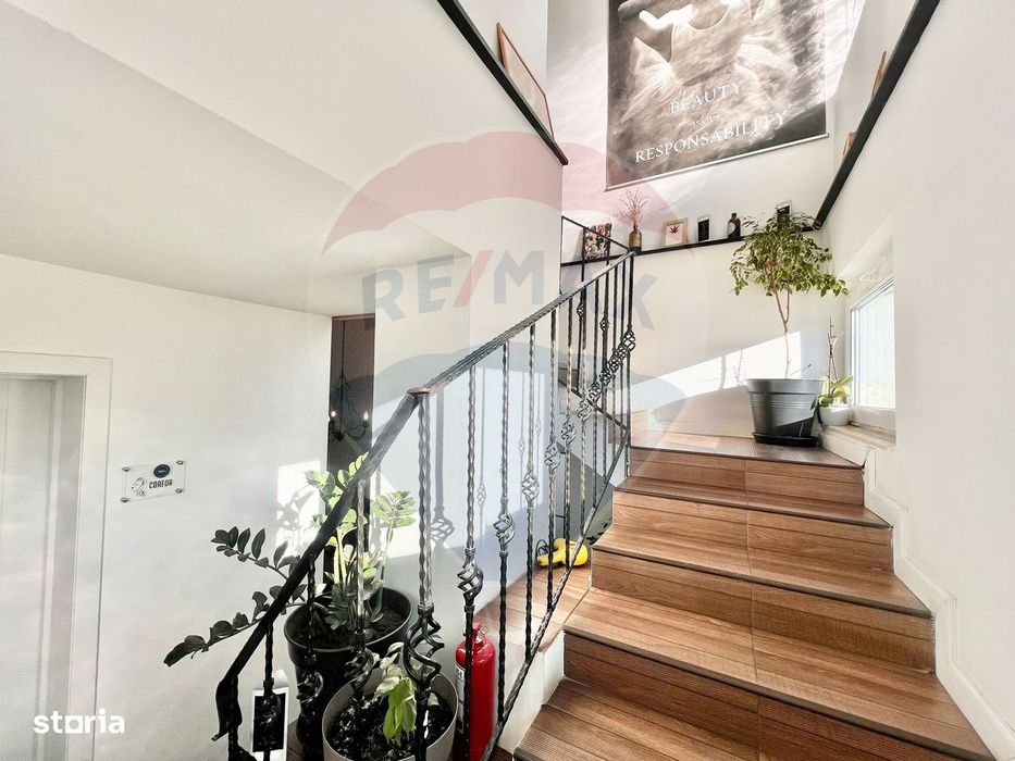 De vânzare casă cu 12 camere, în zona Decebal