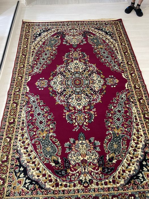 Ковер в хорошем состояние