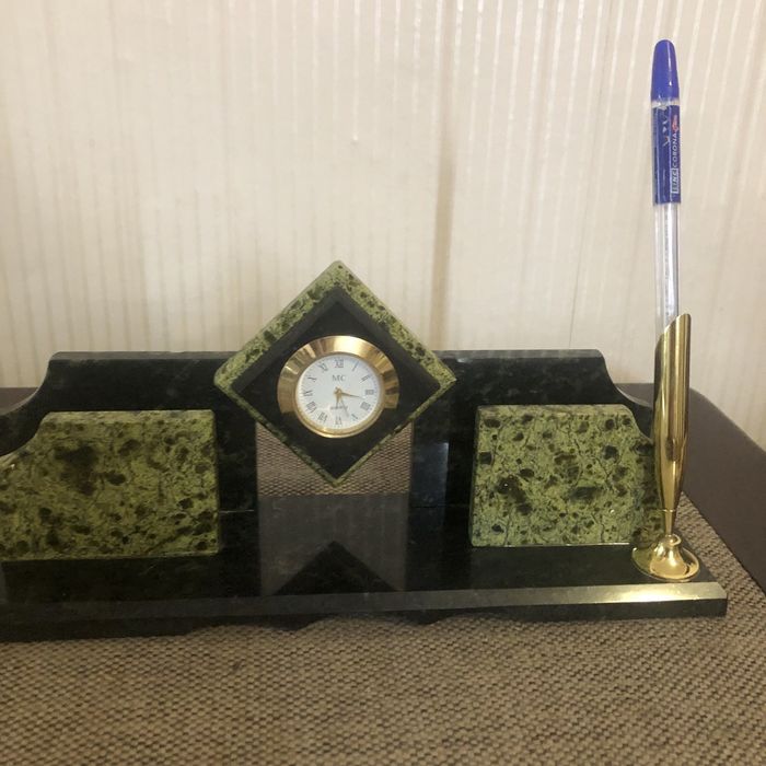 Часы электронный настольные