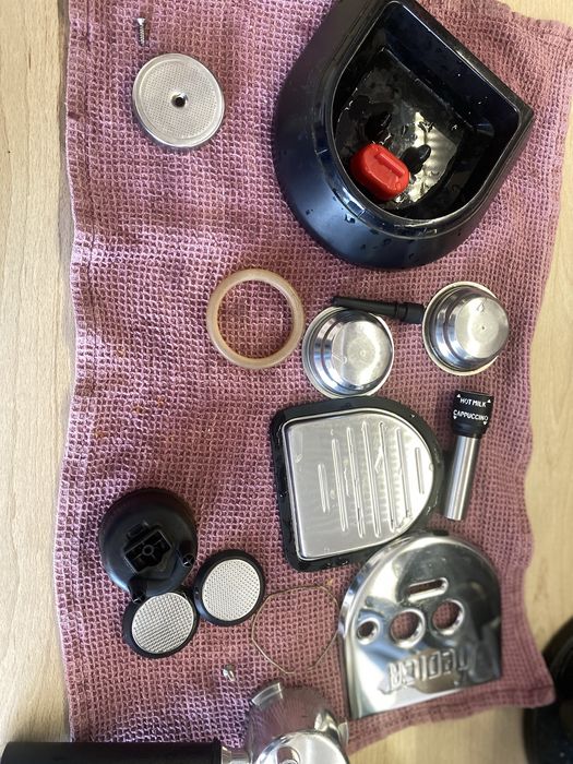 Кафемашина Delonghi Dedica EC685.M