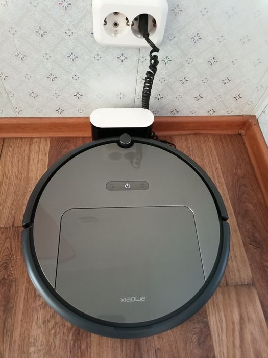 Продаю робот пылесос.