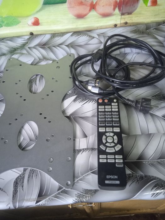 Продам проектор EPSON модель Home Cinema  3010