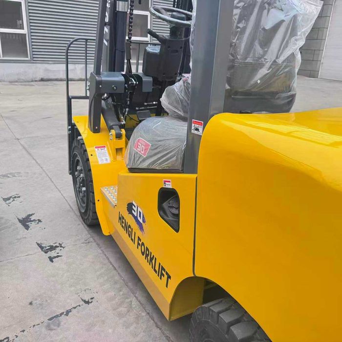 Вилочный погрузчик Кара HENGLI