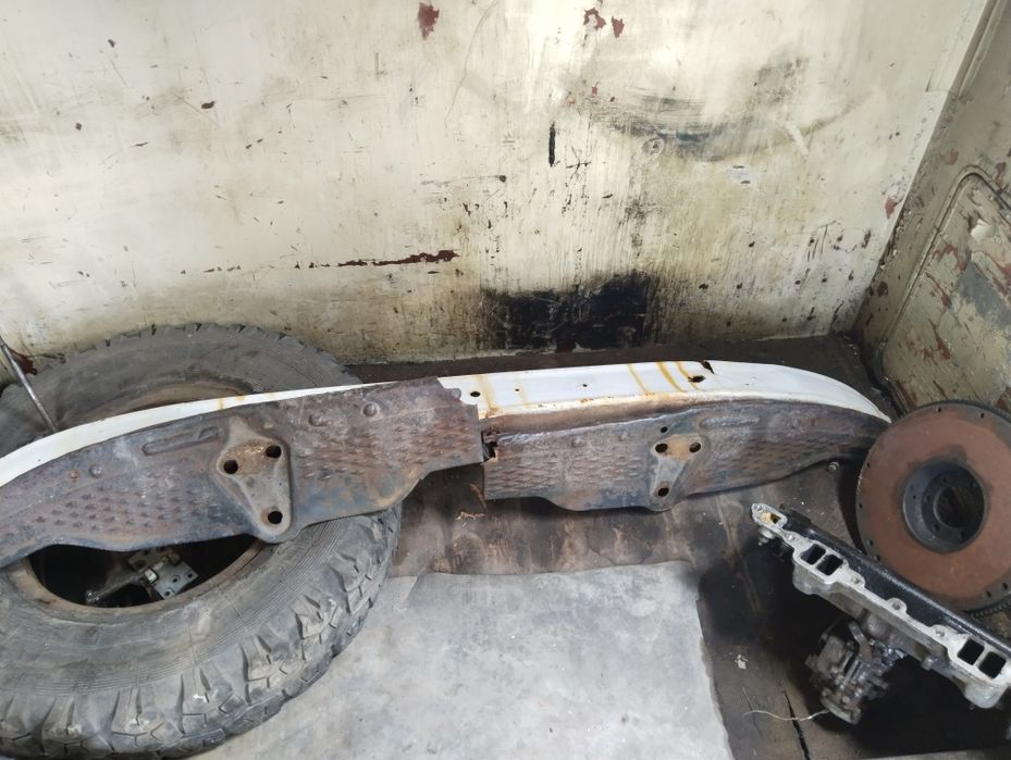 Продам запчасти на зил