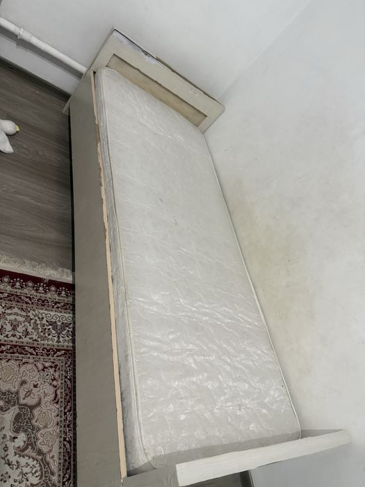 Кровати 2 шт с матрасами