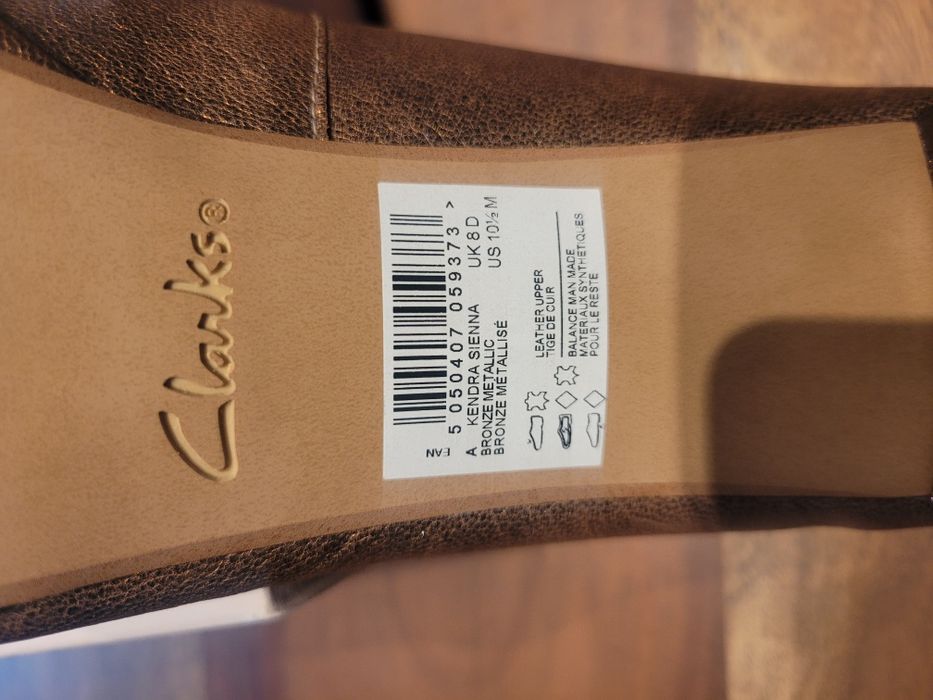 Нови дамско обувки Clarks продава