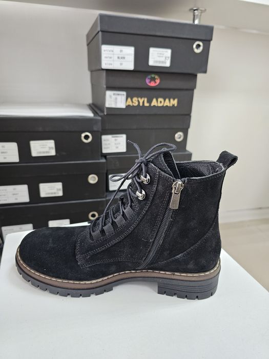 Зимние замшевые ботинки