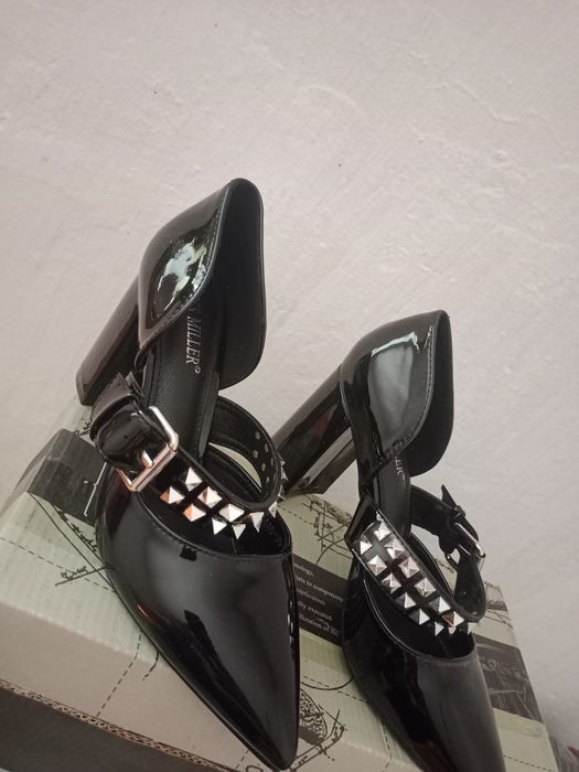 Тез арада сатылады