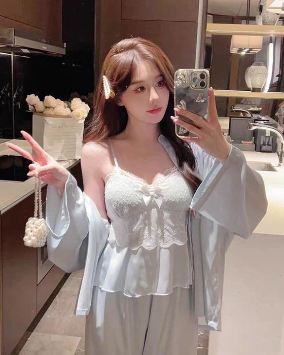 Высококачественный комплект из 4-х предметов.