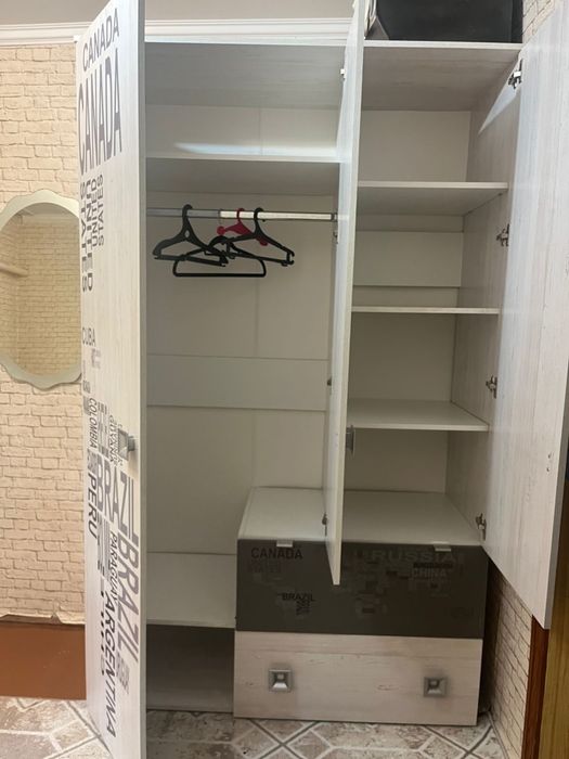 Продам кровать в комплекте со шкафом