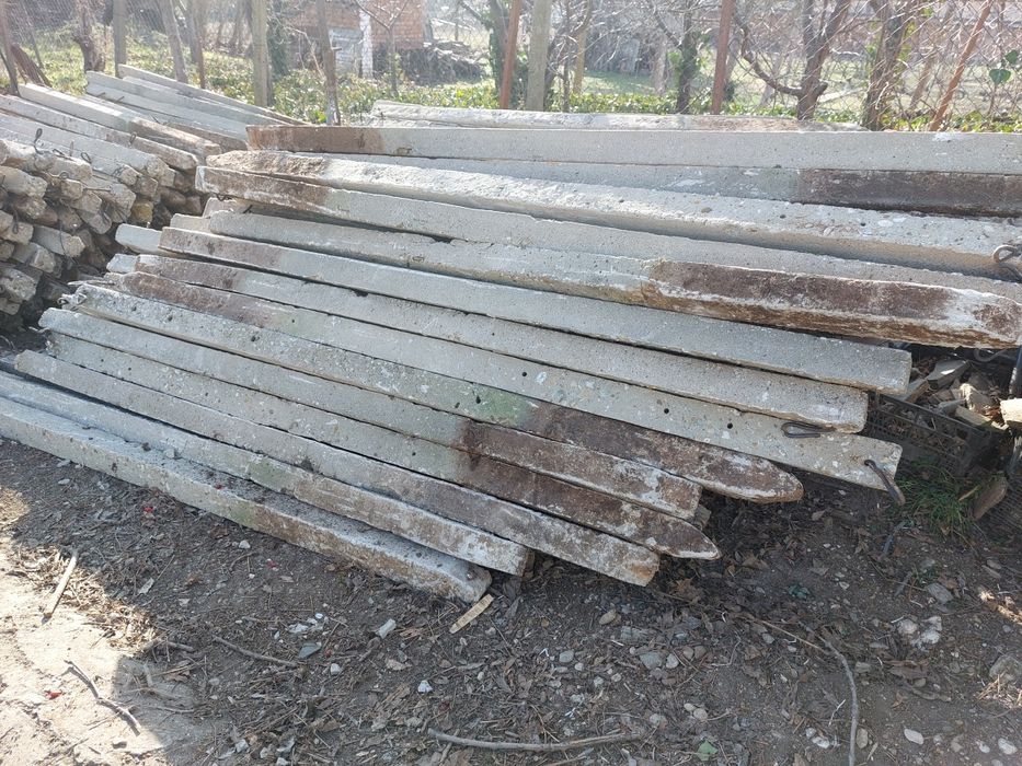 Циментови колове,диреци ,ограда, двор,мрежа,стойки,кошери