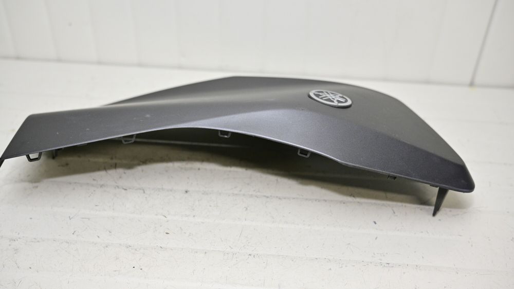 Carena Fata Lateral Stanga Yamaha X-MAX 125 / 300 2023 - 2026