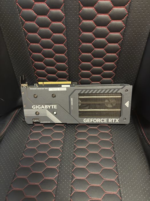 Placa video rtx 5050  oc edition