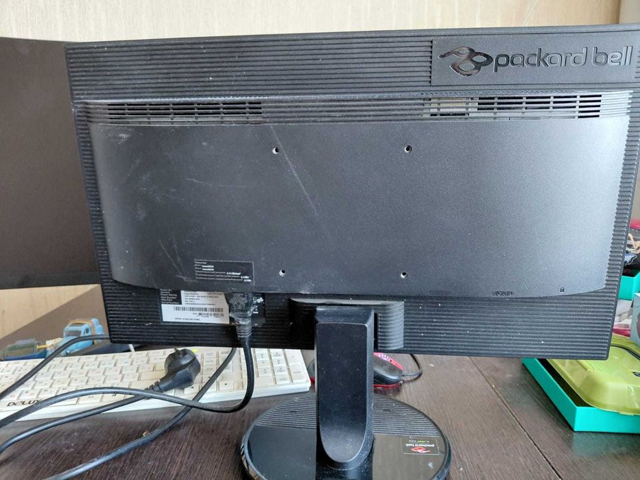 Продам монитор 19" Packad Bell