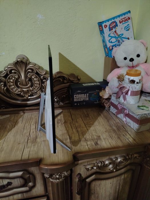 Manitor kompiyuterniki