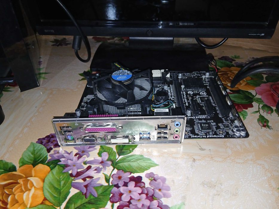Kit placa baza Gigabyte GA-B85M-D3V + i3 + cooler