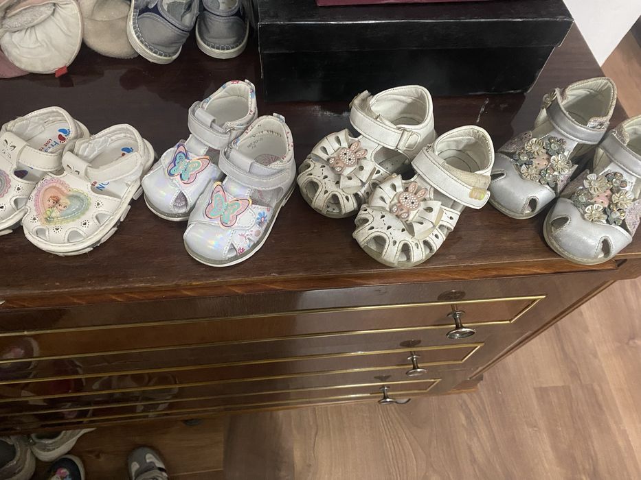 Продам детские сандалики