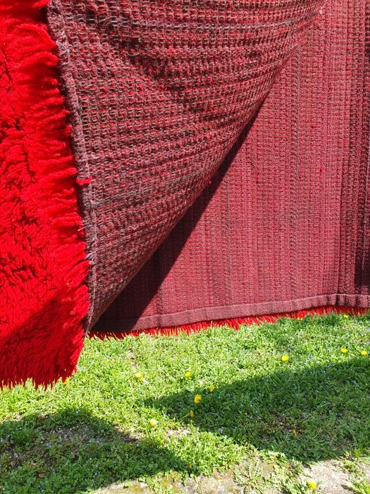 Автентични Китеници губер 100 % вълна, чисто нови, бели и червени