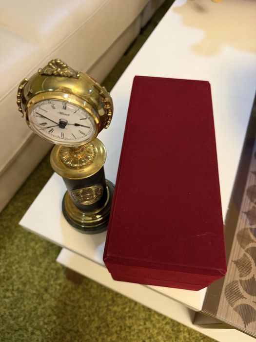 Продам настольные часы