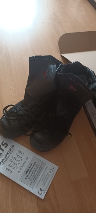 Кожени високи обувки