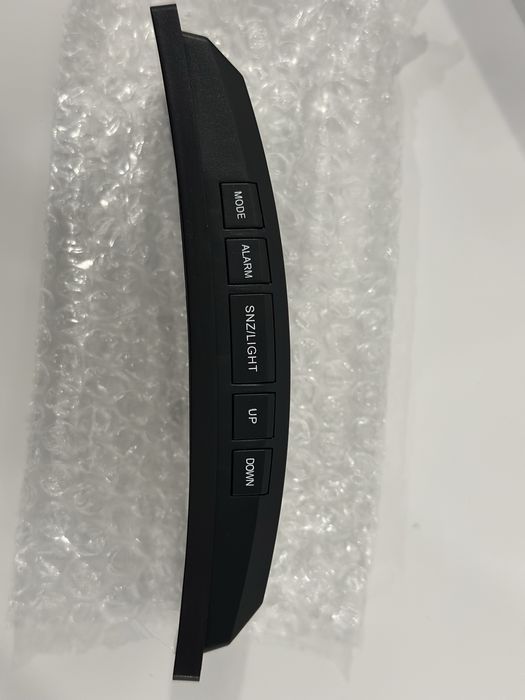 Ceas Digital LED cu Ecran Curbat – Design Modern Arcuit