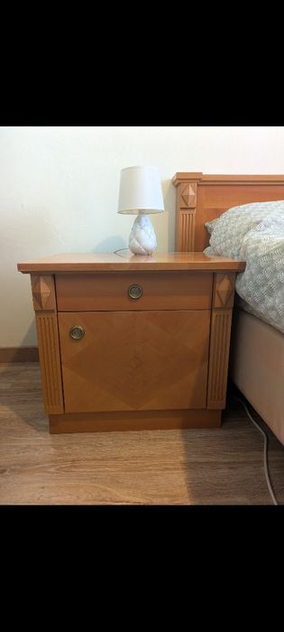 Noptiere si tablie de pat de vânzare