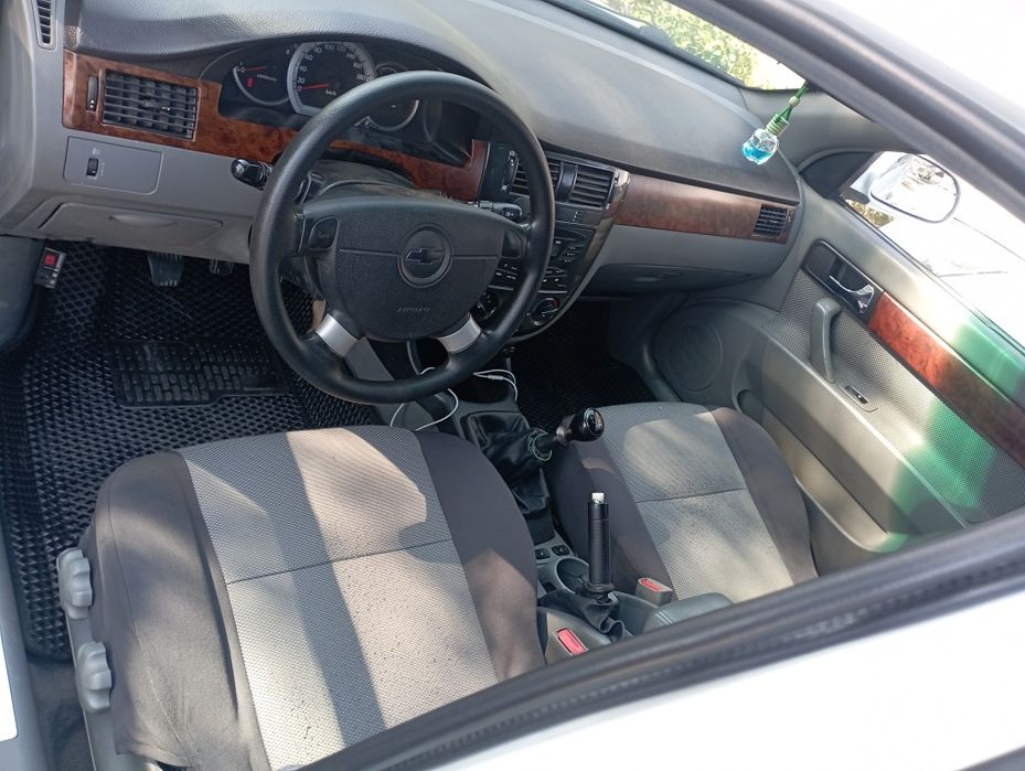 Lasetti 1,8 ikkinchi pozitsiya