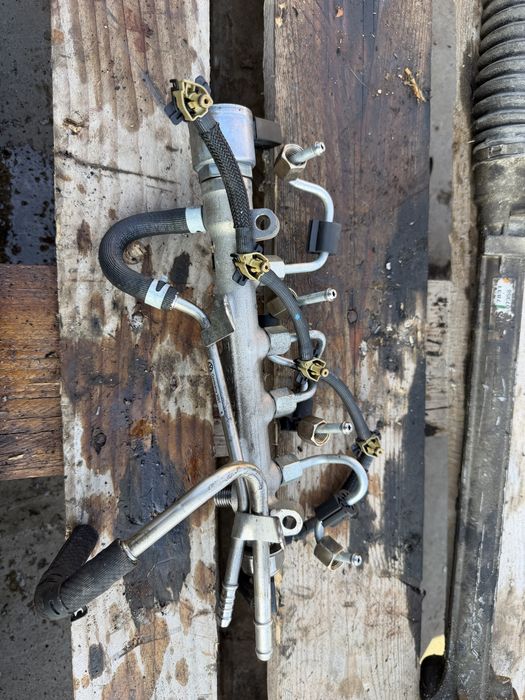 Горивна рейка с датчик за 2.0 TDI (DFG/DFGA)